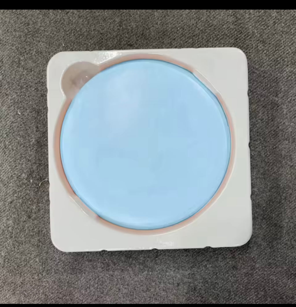 Blå spegel med lampa